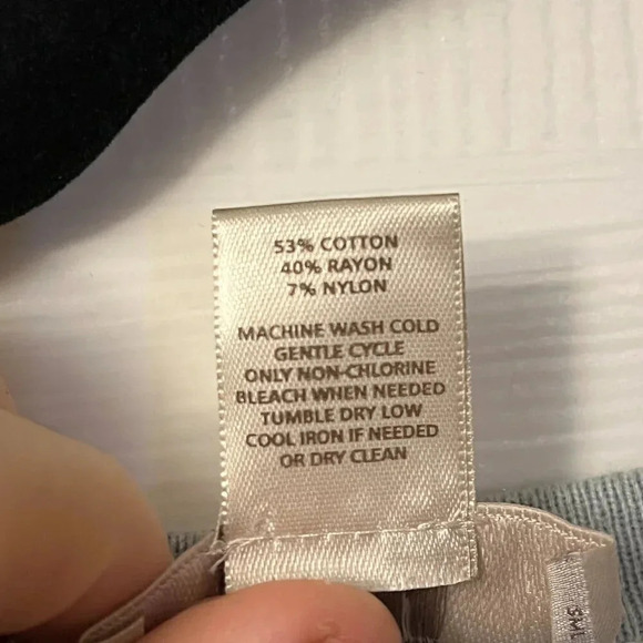 Women’s Loft Top Size Large - Picture 4 of 8